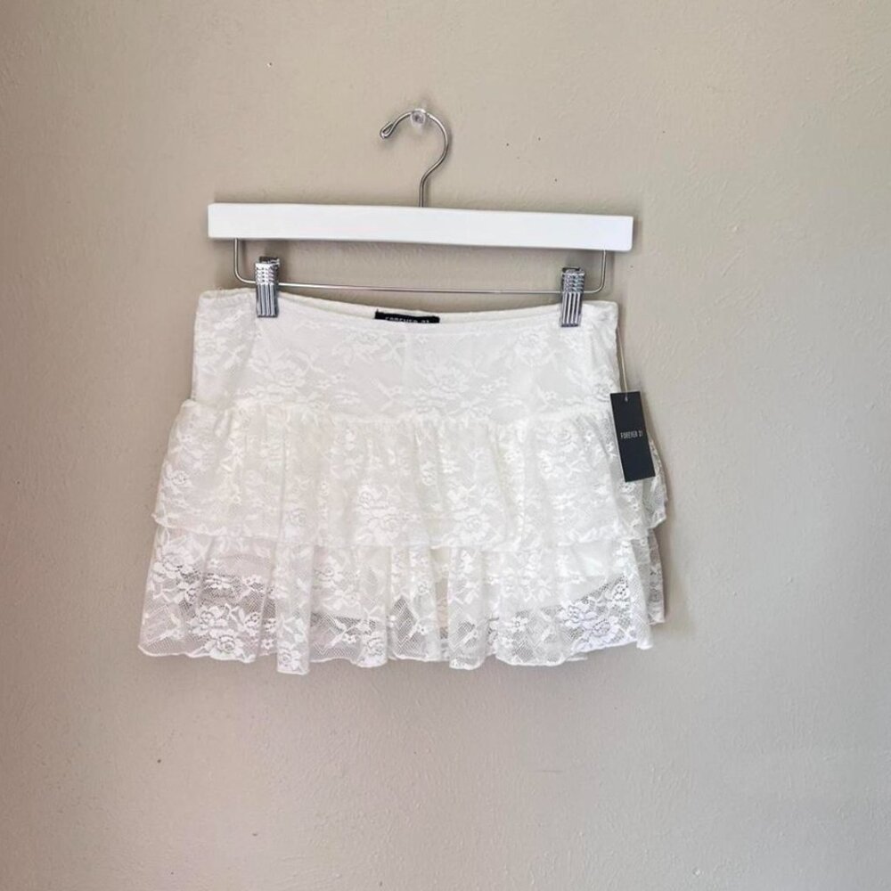 Forever 21 White Lace Skort Tiered Ruffle Mini Medium NWT Coquette Y2K Festival
